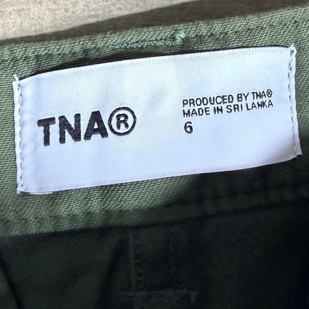 TNA Aritzia Supply Cargo Pants Green Baggy Wide Leg Women Size 6 109818 - Picture 11 of 13